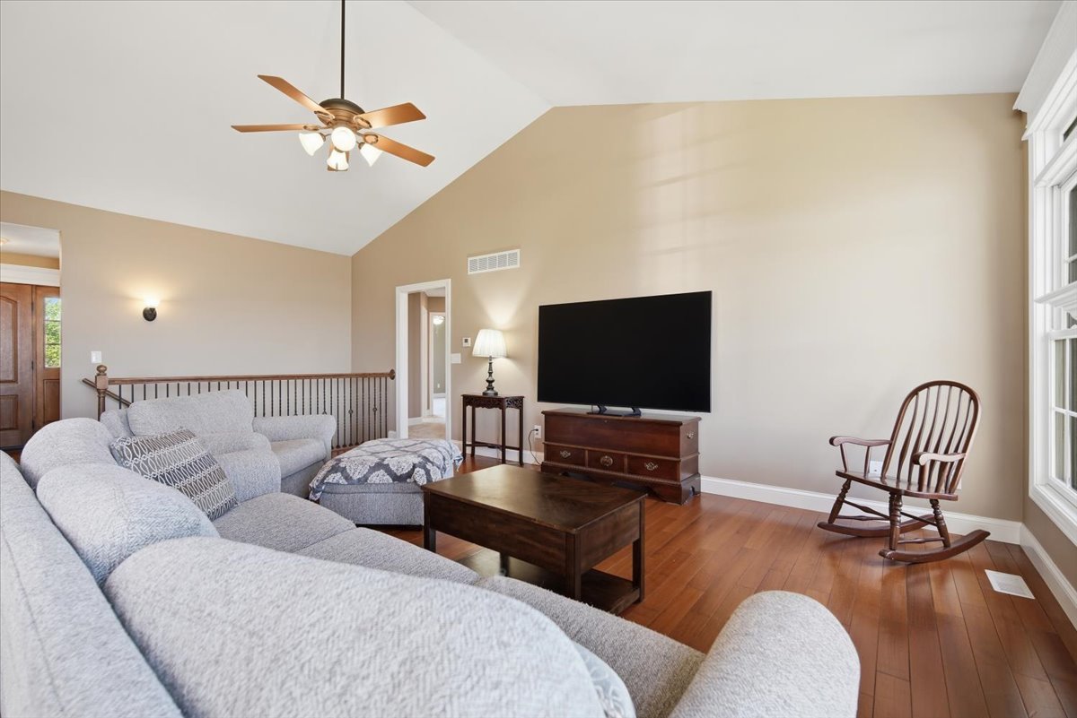 10372 Lyonheart Lane, Bloomington, IL 61705