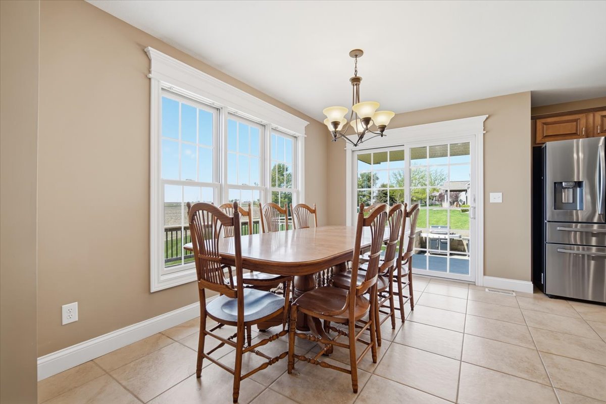 10372 Lyonheart Lane, Bloomington, IL 61705