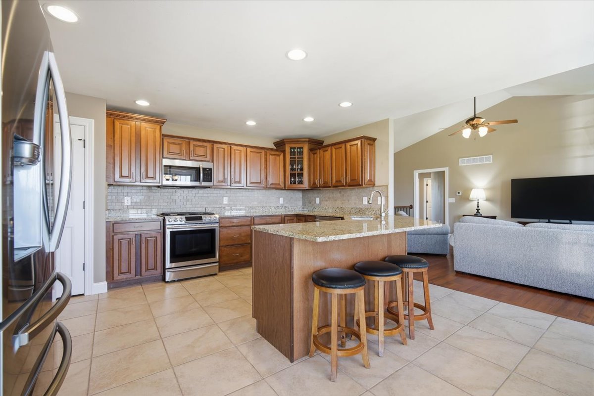 10372 Lyonheart Lane, Bloomington, IL 61705