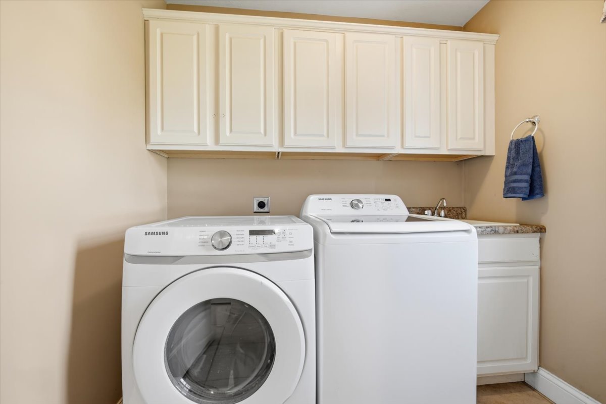 10372 Lyonheart Lane, Bloomington, IL 61705