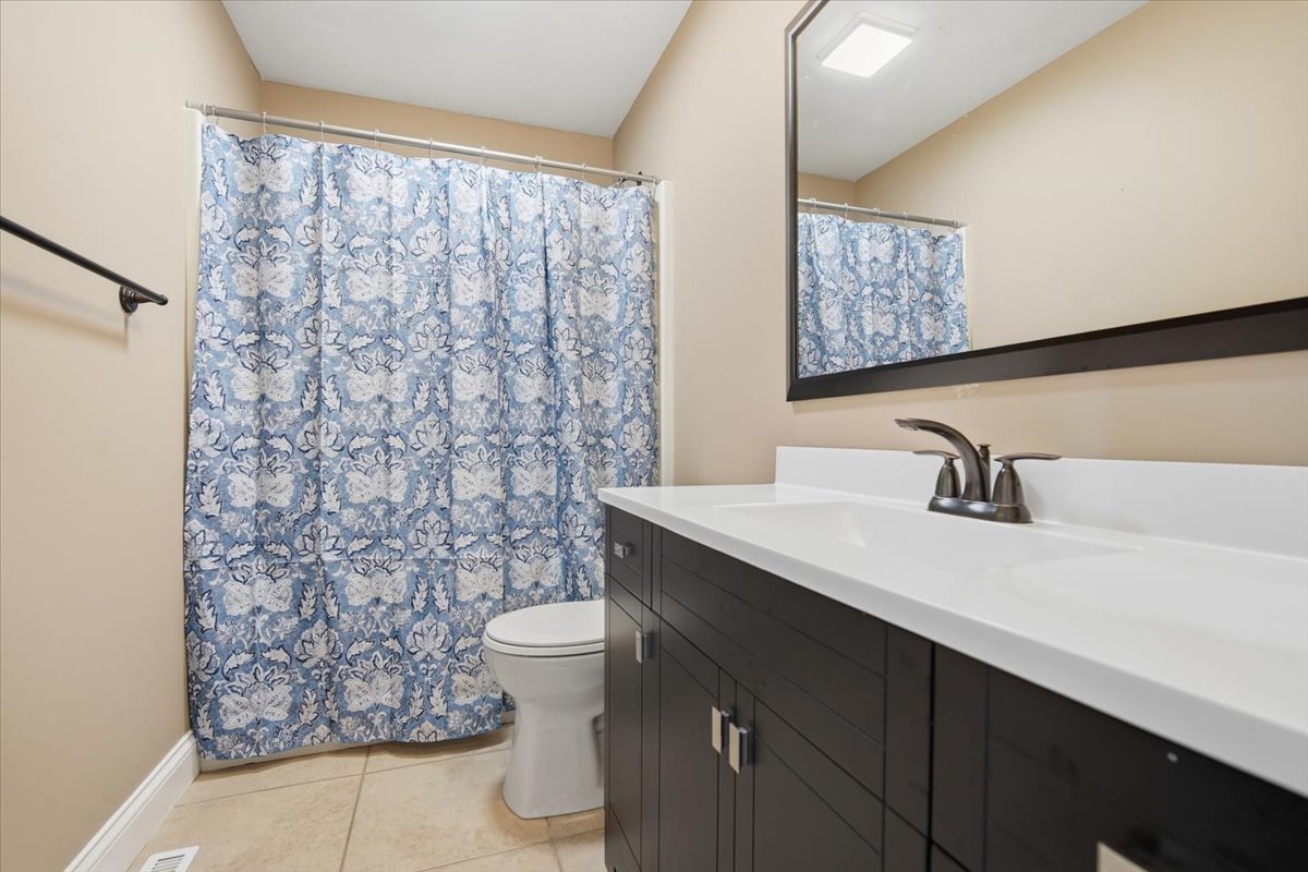 10372 Lyonheart Lane, Bloomington, IL 61705