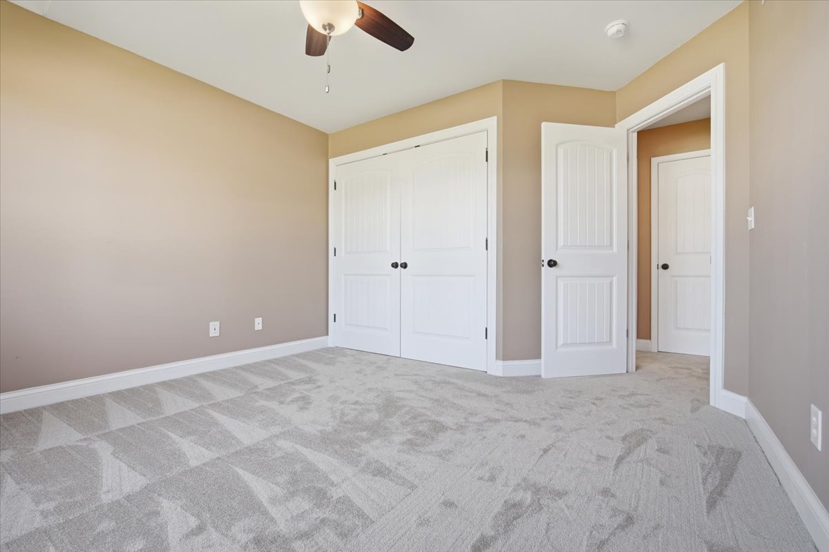 10372 Lyonheart Lane, Bloomington, IL 61705