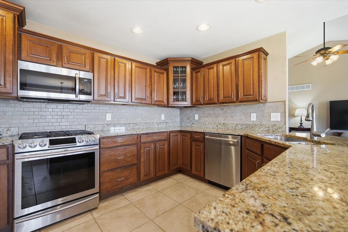 10372 Lyonheart Lane, Bloomington, IL 61705