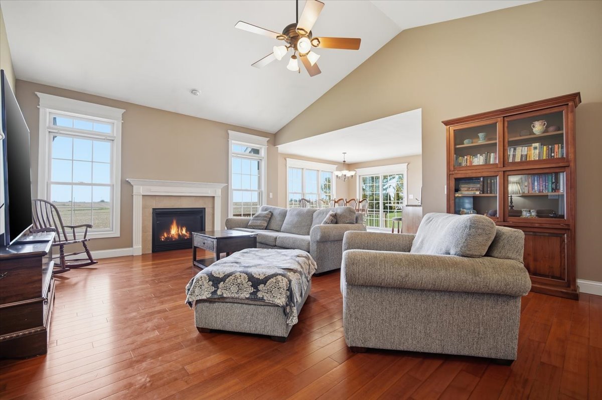 10372 Lyonheart Lane, Bloomington, IL 61705