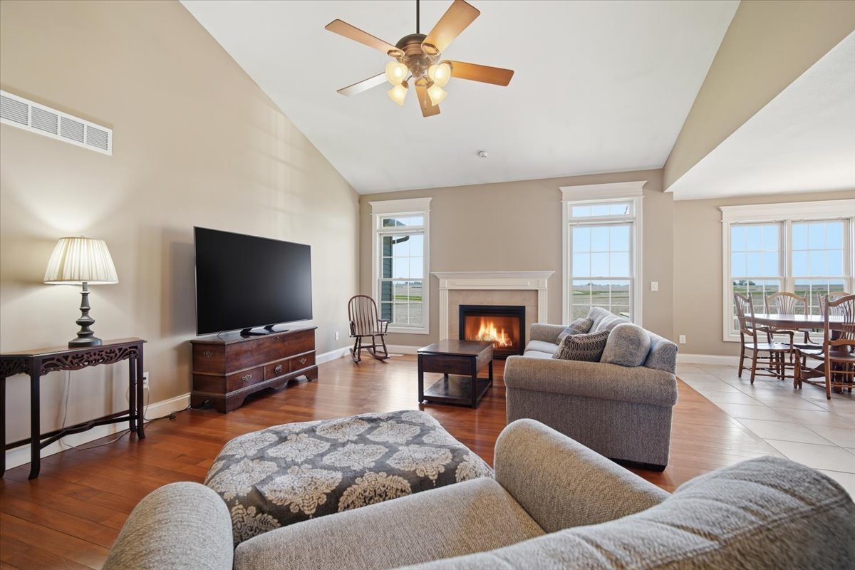 10372 Lyonheart Lane, Bloomington, IL 61705