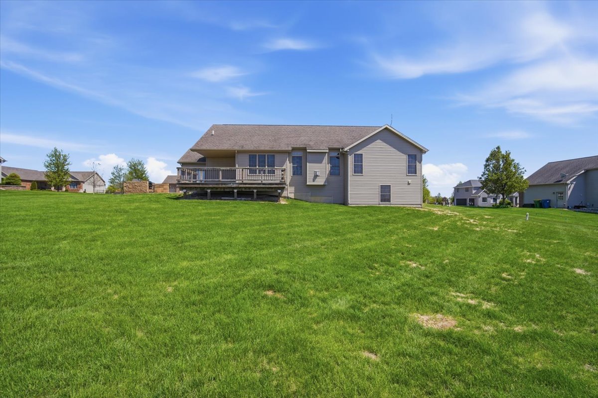 10372 Lyonheart Lane, Bloomington, IL 61705