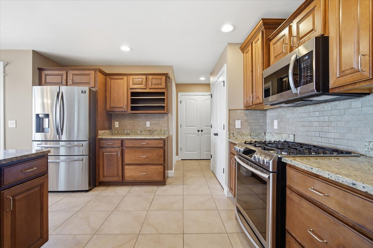 10372 Lyonheart Lane, Bloomington, IL 61705