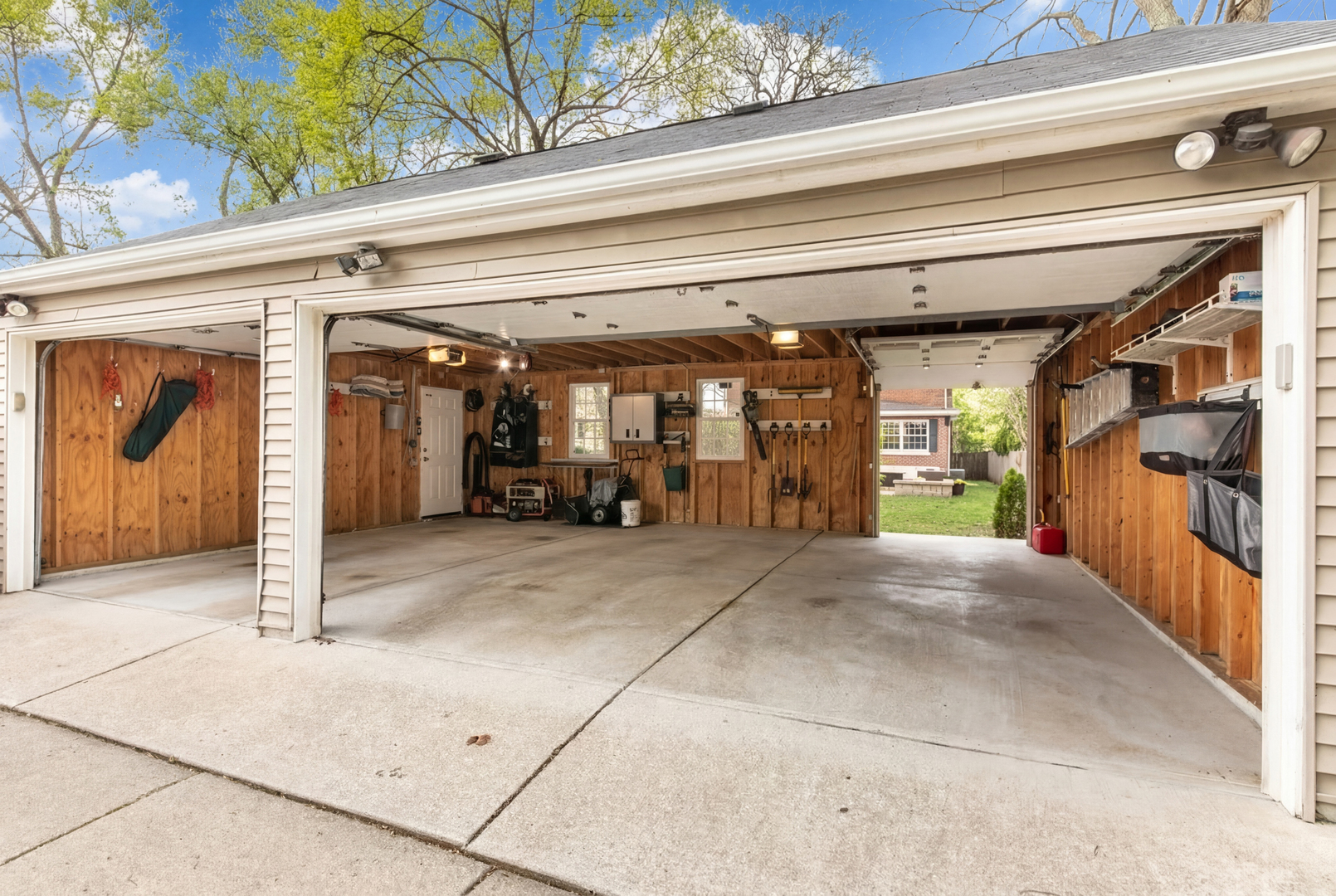 831 S Prospect Avenue, Park Ridge, IL 60068