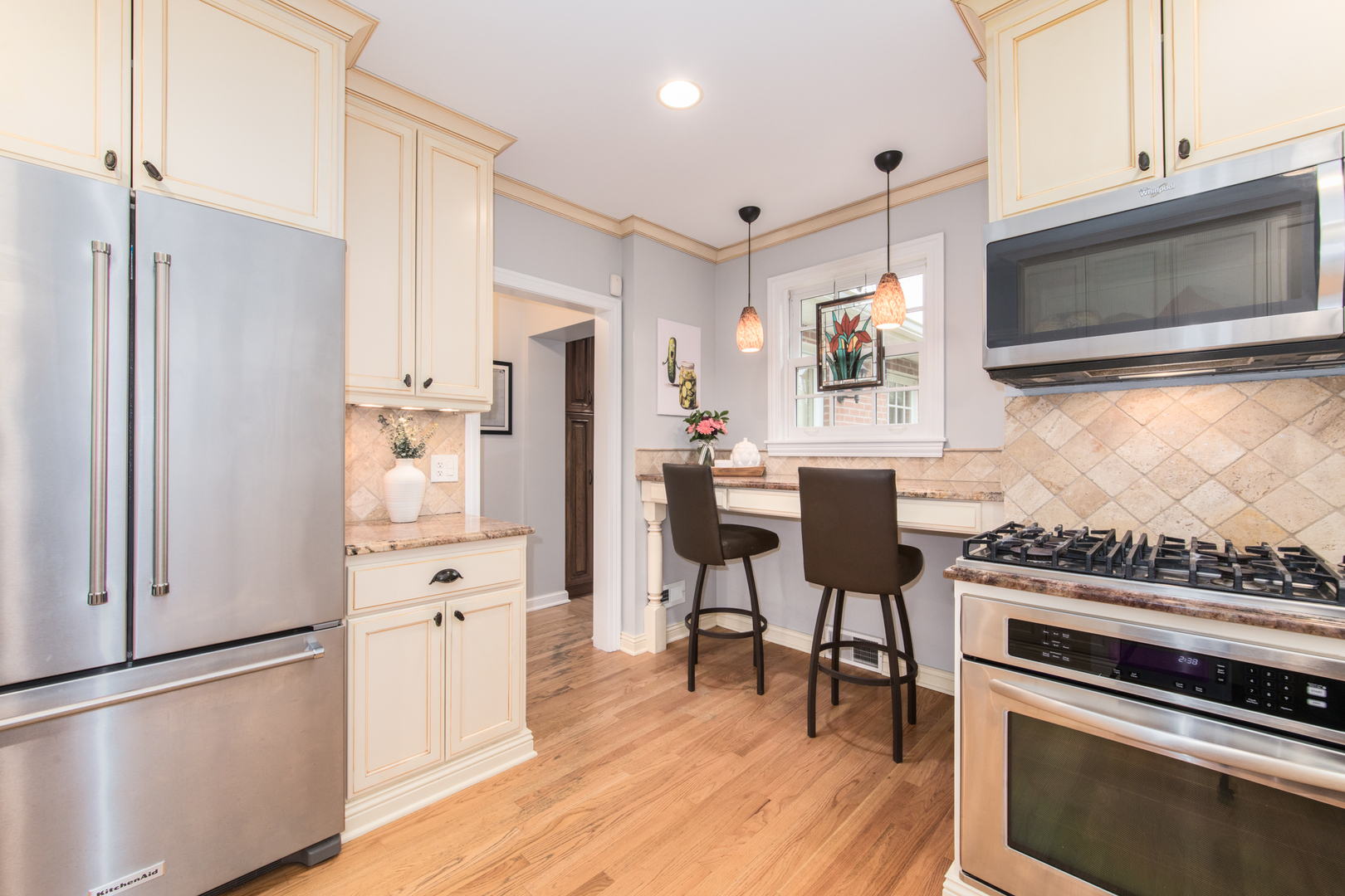 831 S Prospect Avenue, Park Ridge, IL 60068