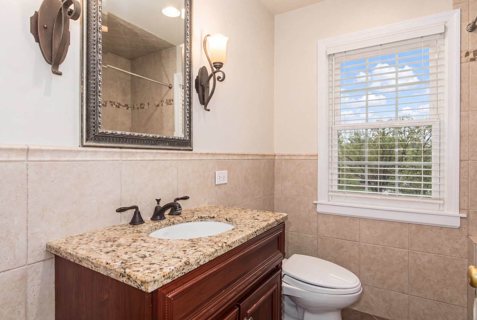 831 S Prospect Avenue, Park Ridge, IL 60068