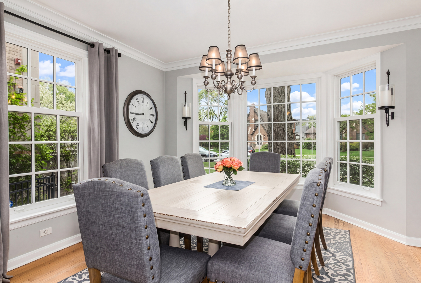 831 S Prospect Avenue, Park Ridge, IL 60068