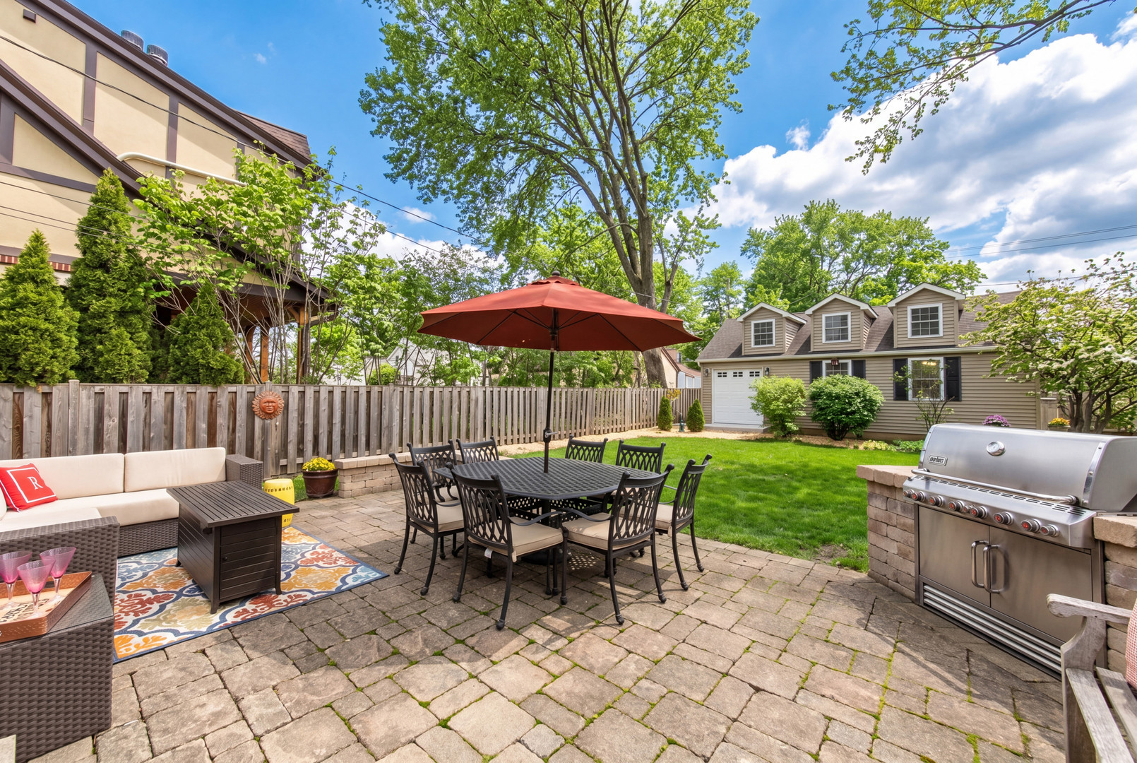 831 S Prospect Avenue, Park Ridge, IL 60068