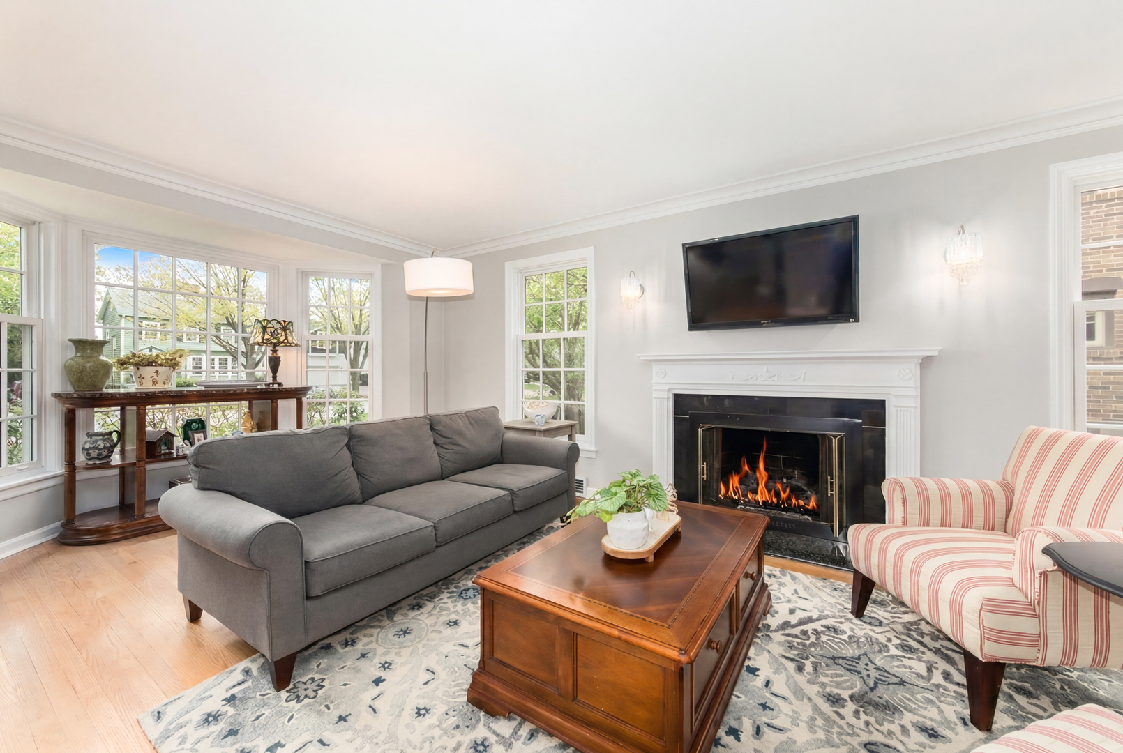 831 S Prospect Avenue, Park Ridge, IL 60068