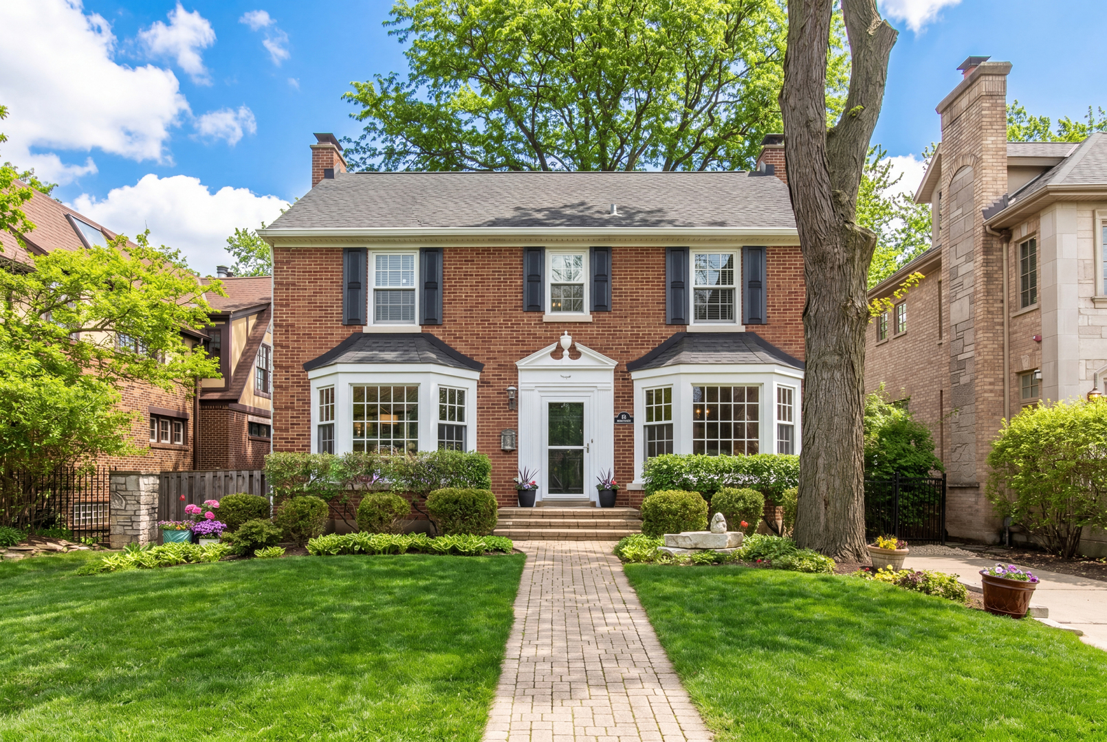 831 S Prospect Avenue, Park Ridge, IL 60068