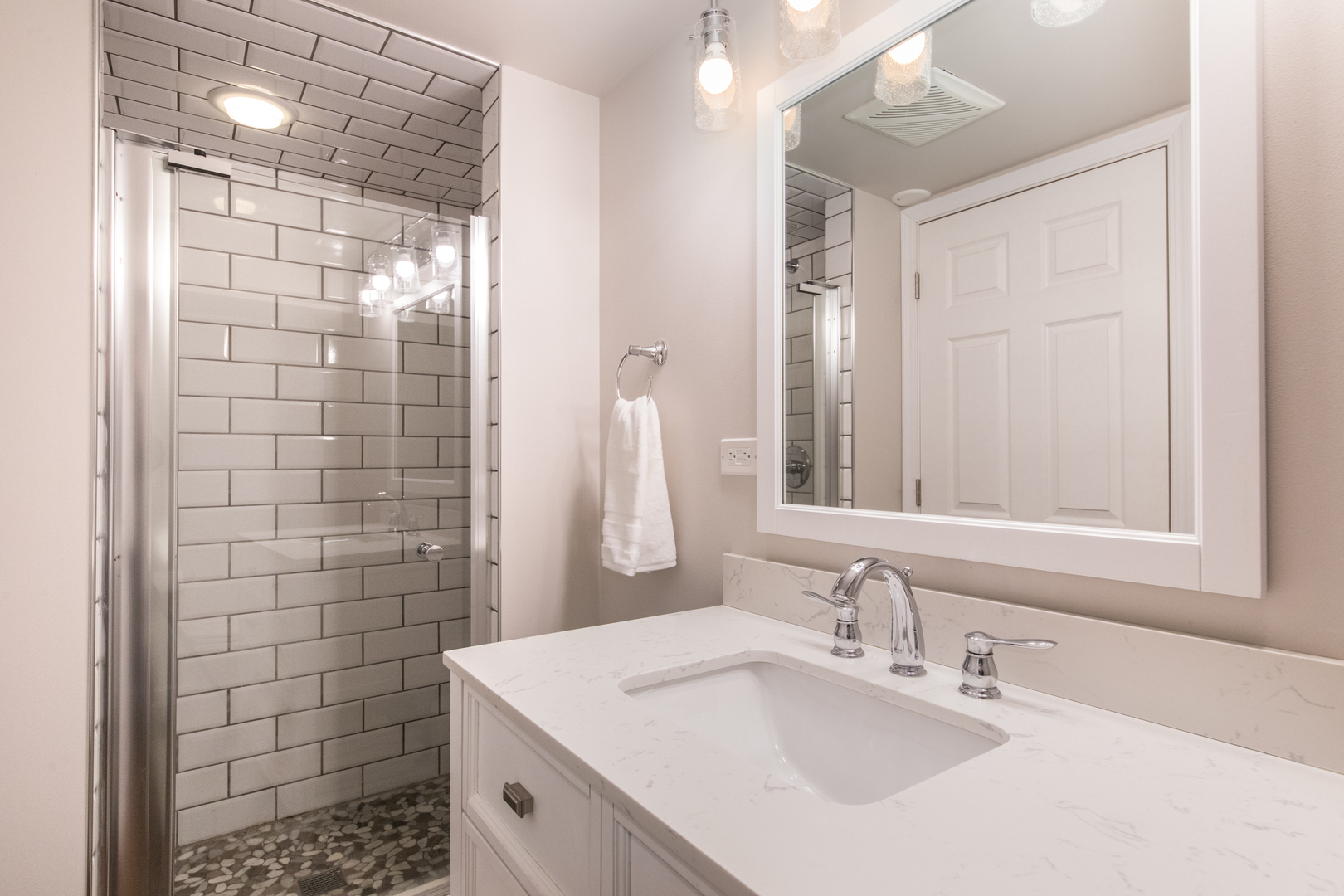 831 S Prospect Avenue, Park Ridge, IL 60068