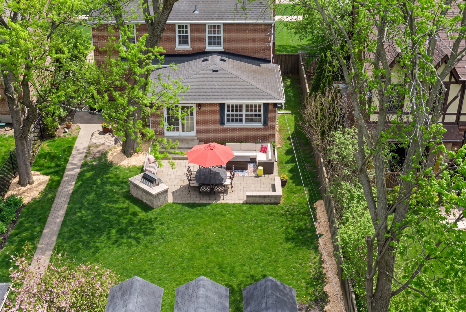 831 S Prospect Avenue, Park Ridge, IL 60068