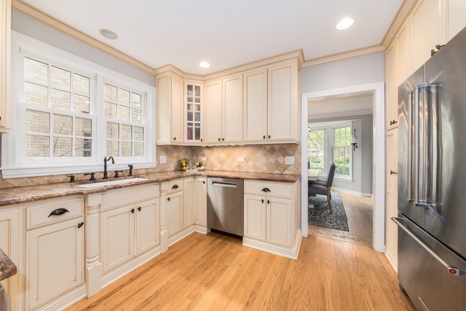 831 S Prospect Avenue, Park Ridge, IL 60068