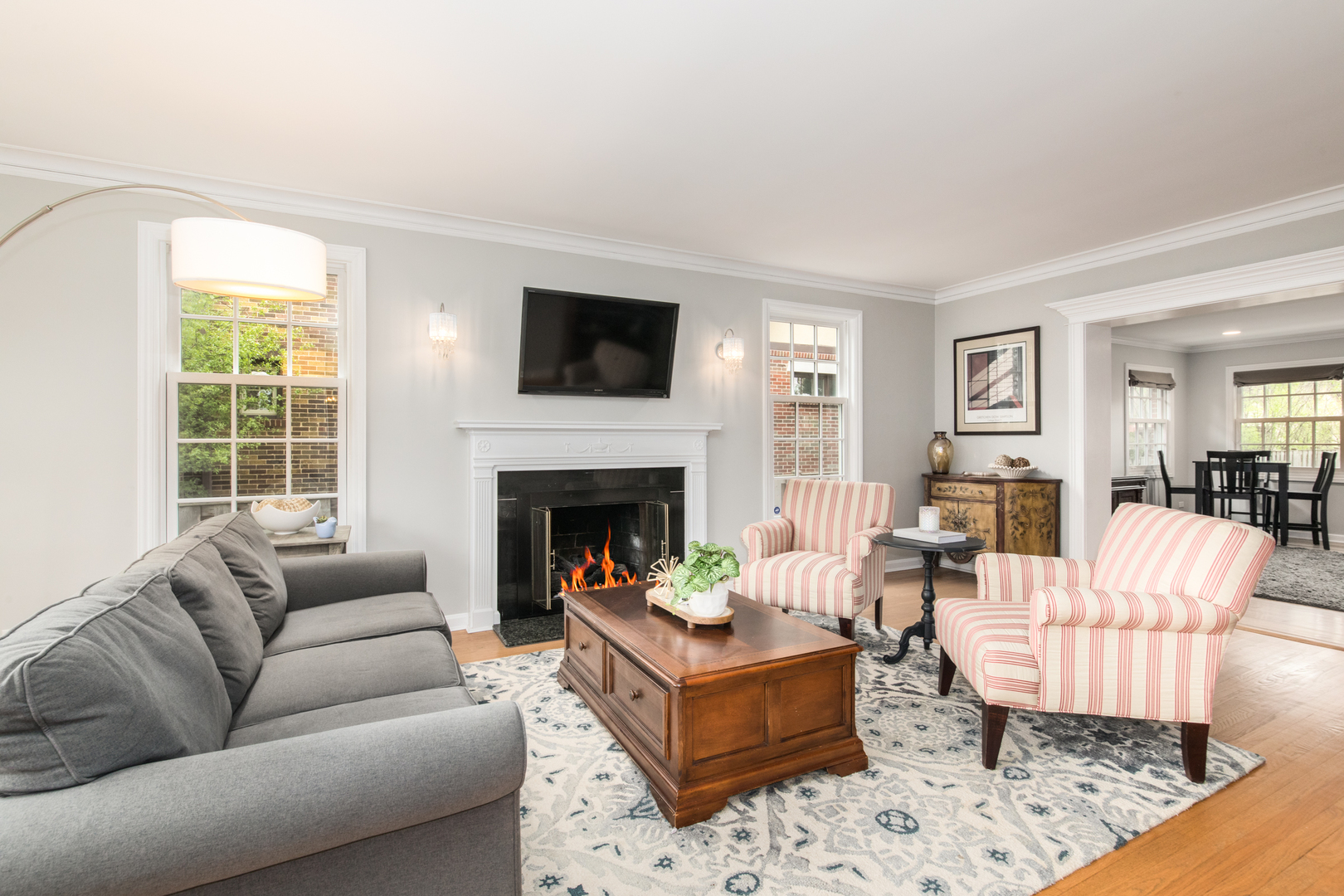 831 S Prospect Avenue, Park Ridge, IL 60068