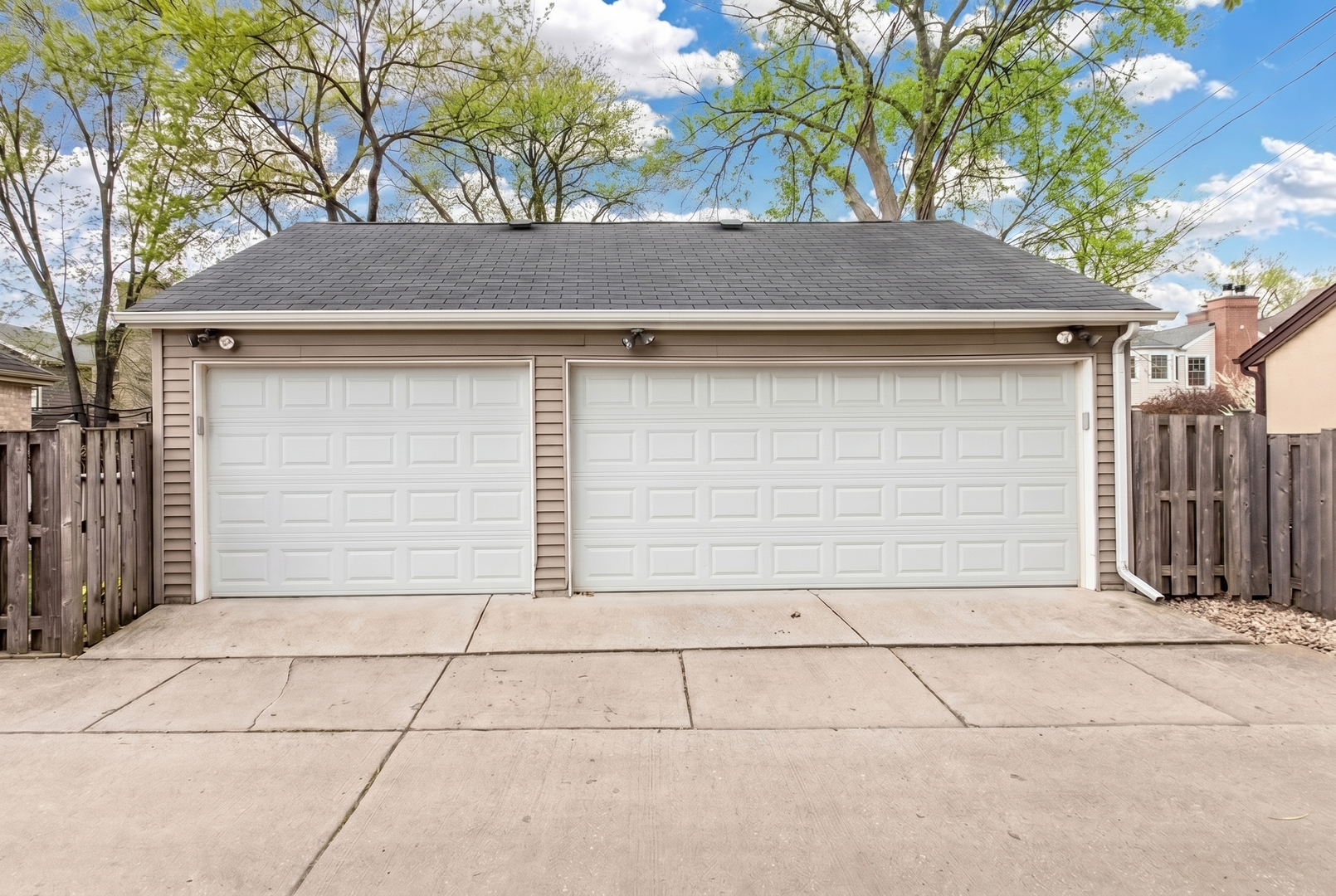 831 S Prospect Avenue, Park Ridge, IL 60068