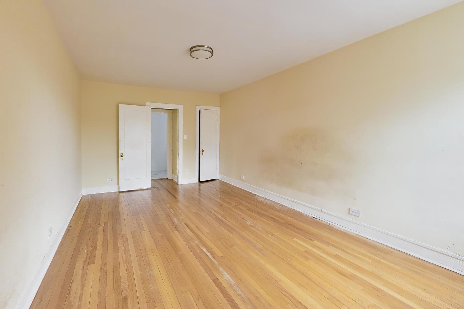 2221 E 68th Street #3, Chicago, IL 60649