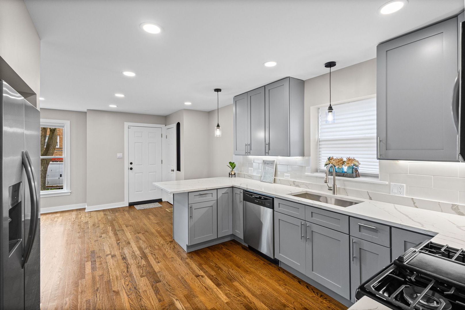 7704 S Honore Street, Chicago, IL 60620