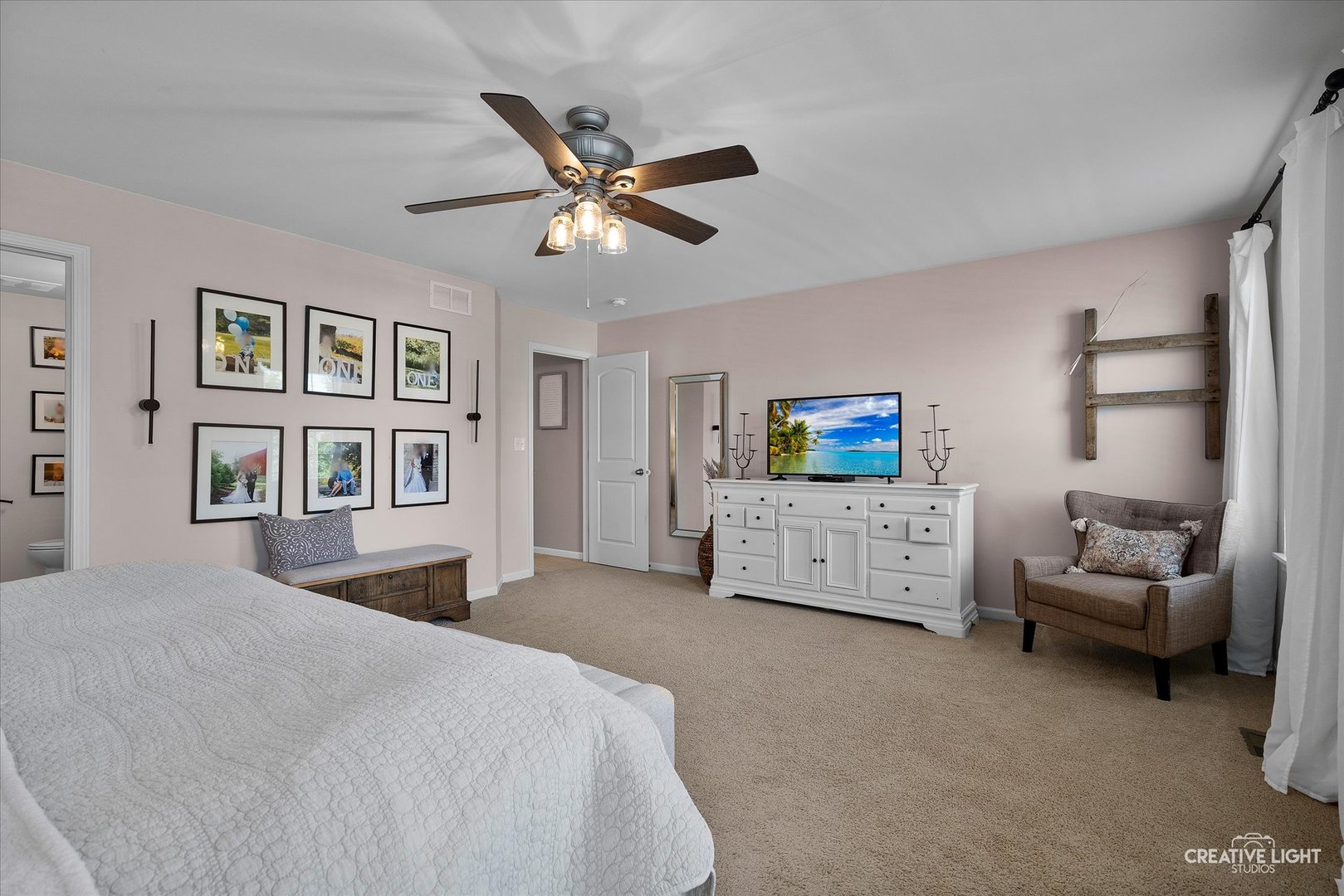 47 Windstone Drive, North Aurora, IL 60542