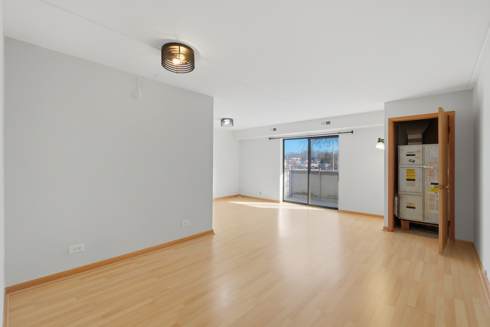 1460 Fairlane Drive #228, Schaumburg, IL 60193