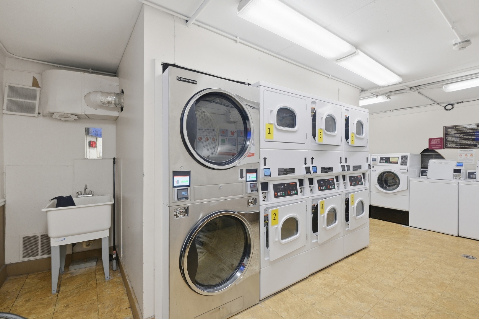 1460 Fairlane Drive #228, Schaumburg, IL 60193