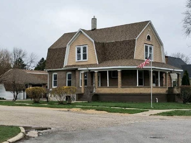 558 N Crystal Street, Elgin, IL 60123