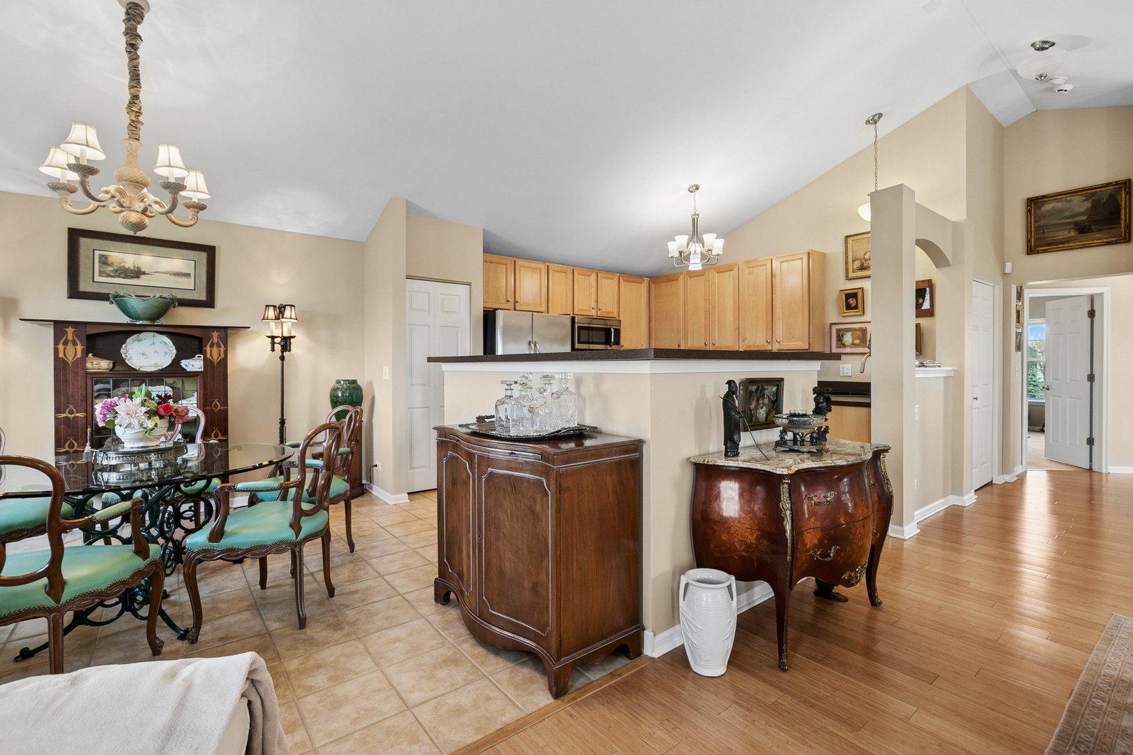 1250 Park View Drive, Antioch, IL 60002