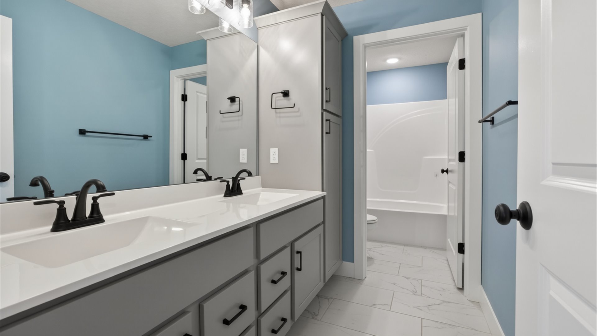 Bloomington, IL 61705