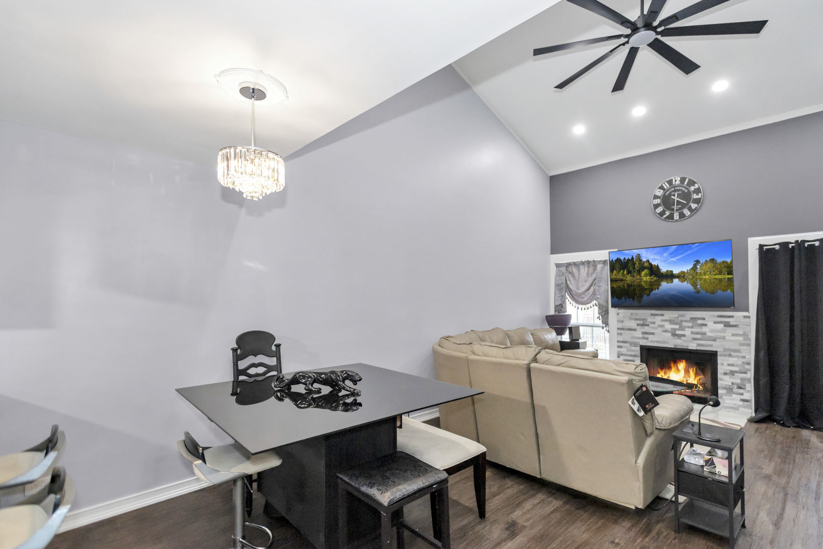 Schaumburg, IL 60194