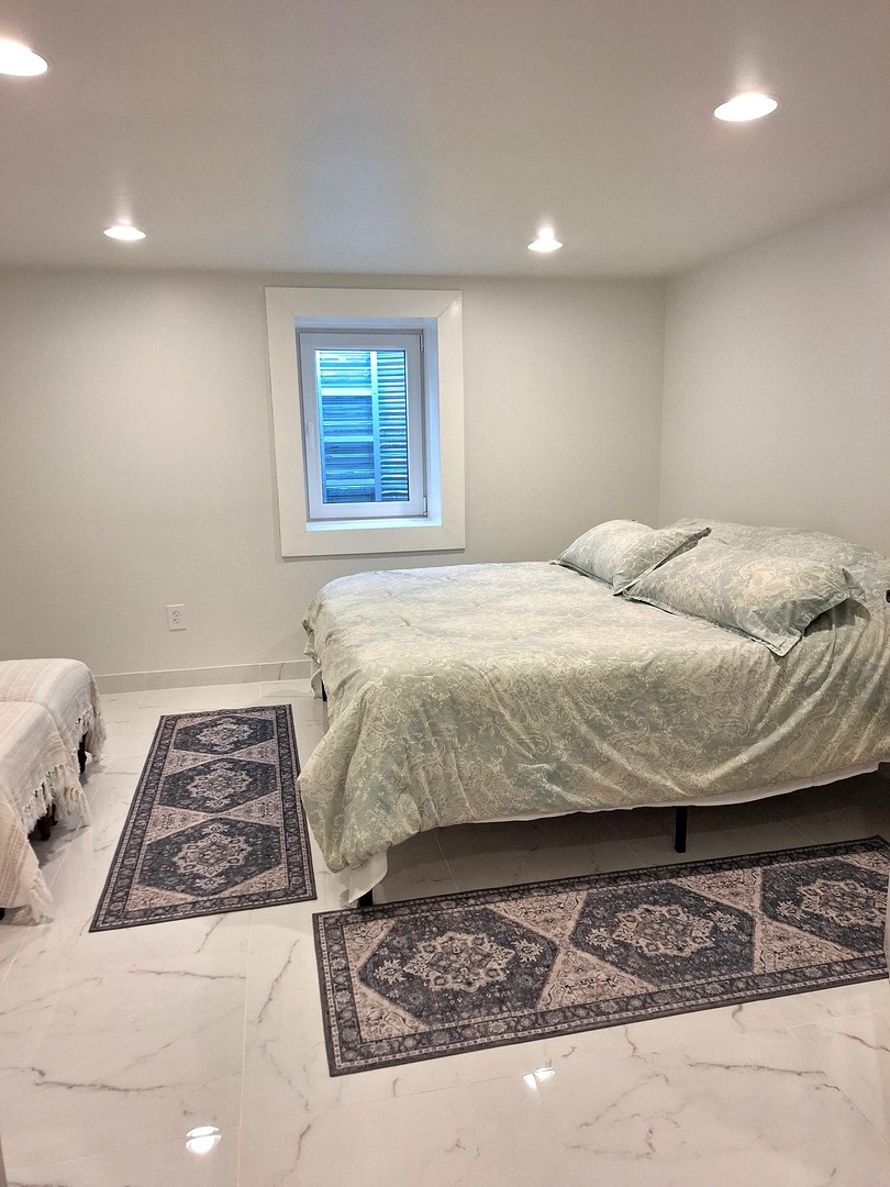 227 Juneway Terrace, Lake Bluff, IL 60044