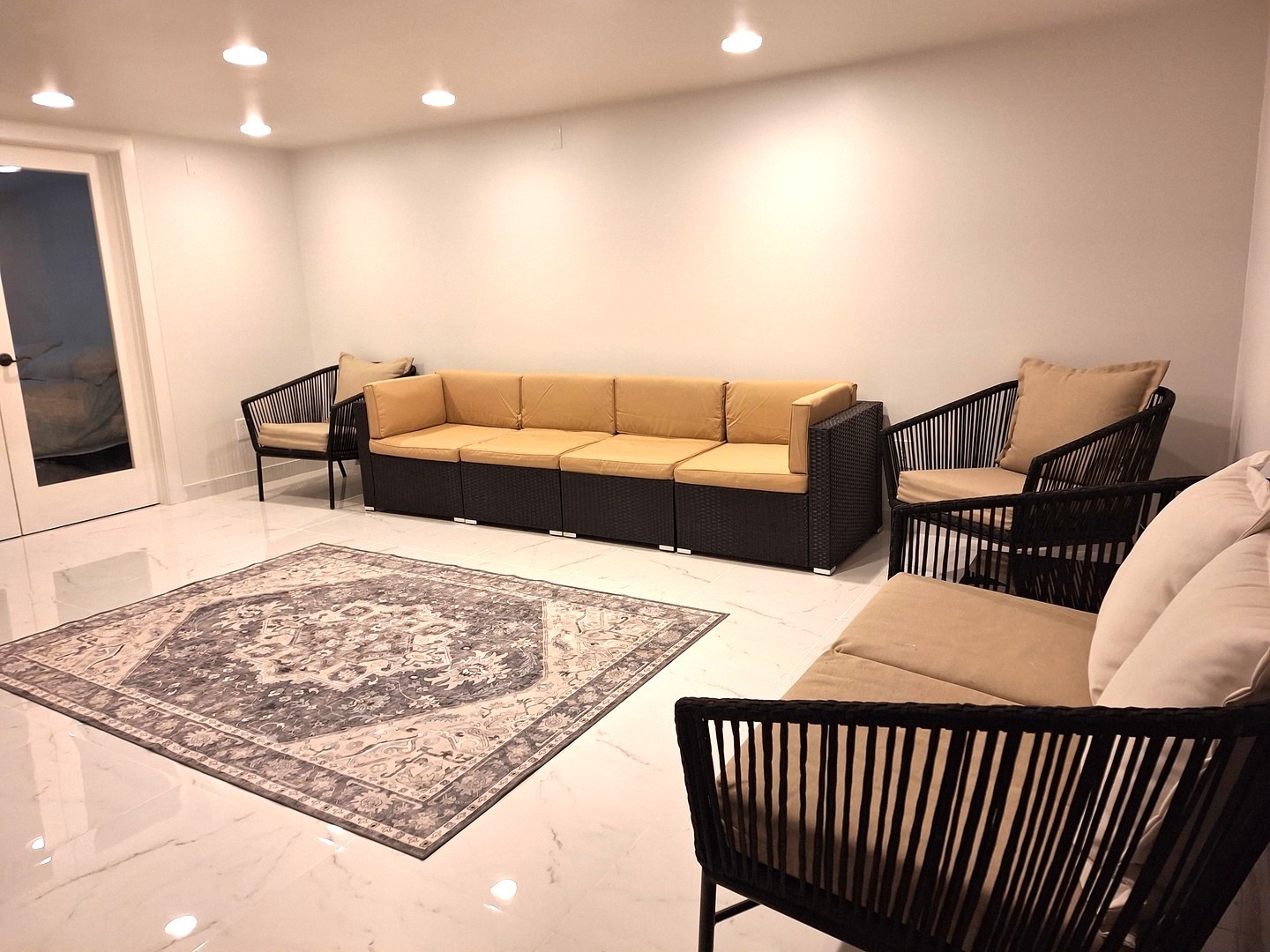 227 Juneway Terrace, Lake Bluff, IL 60044