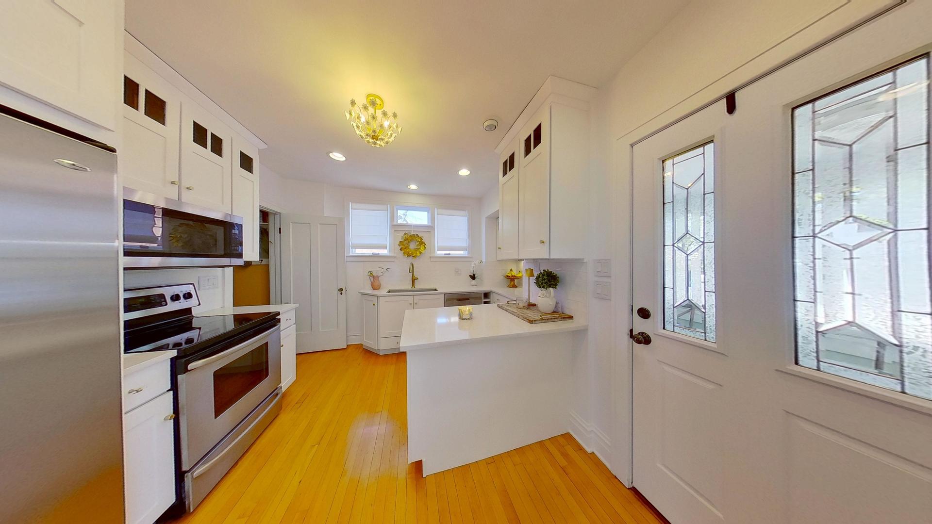 629 Newton Avenue, Glen Ellyn, IL 60137