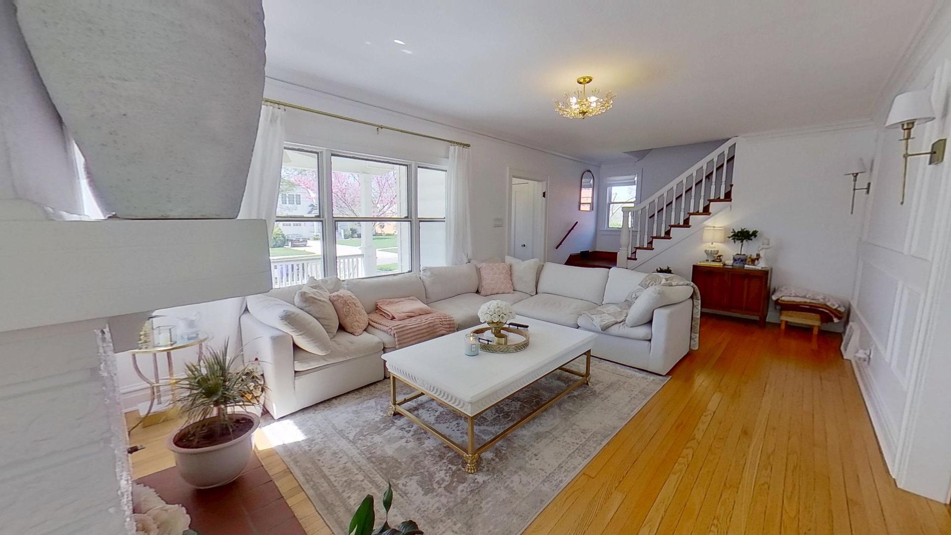 629 Newton Avenue, Glen Ellyn, IL 60137