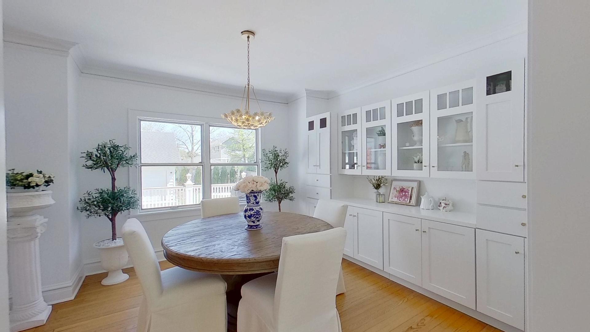 629 Newton Avenue, Glen Ellyn, IL 60137