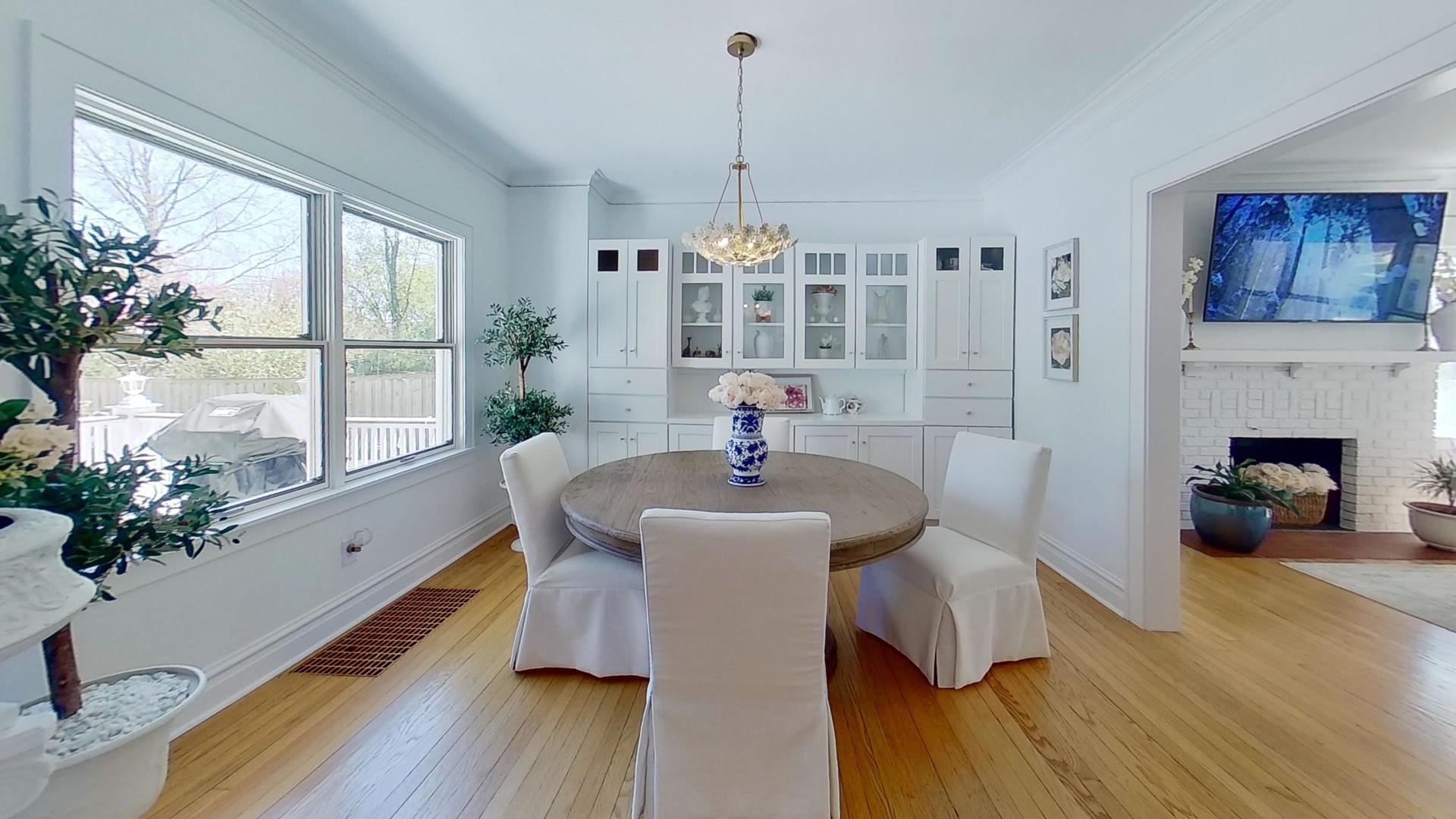 629 Newton Avenue, Glen Ellyn, IL 60137