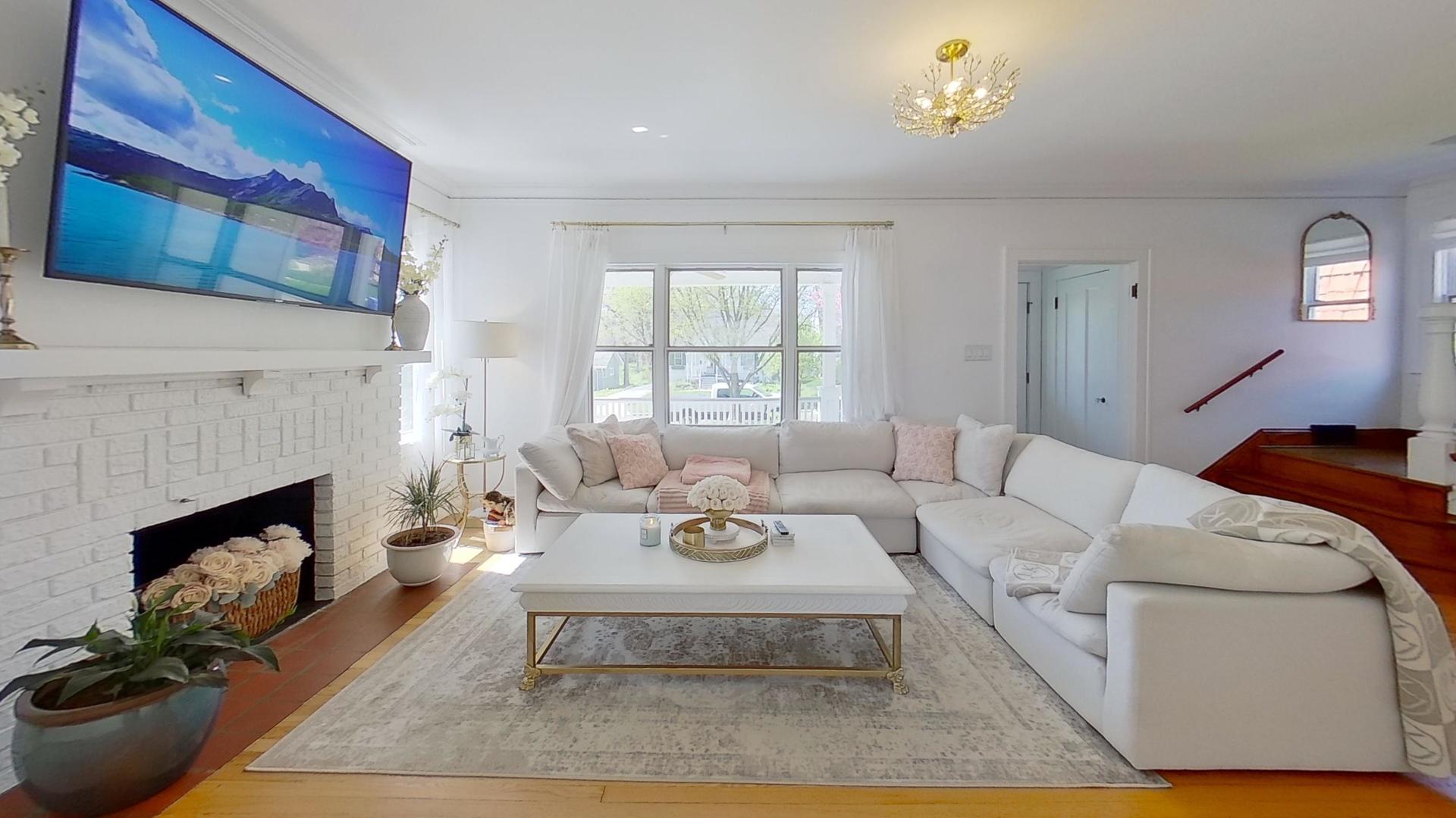 629 Newton Avenue, Glen Ellyn, IL 60137