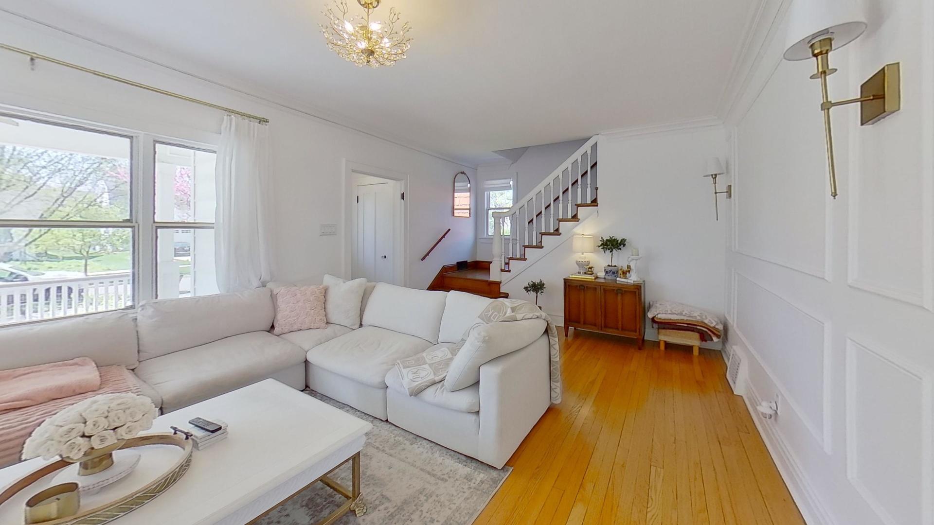 629 Newton Avenue, Glen Ellyn, IL 60137