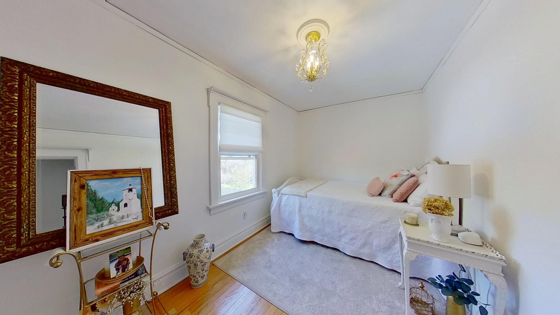 629 Newton Avenue, Glen Ellyn, IL 60137