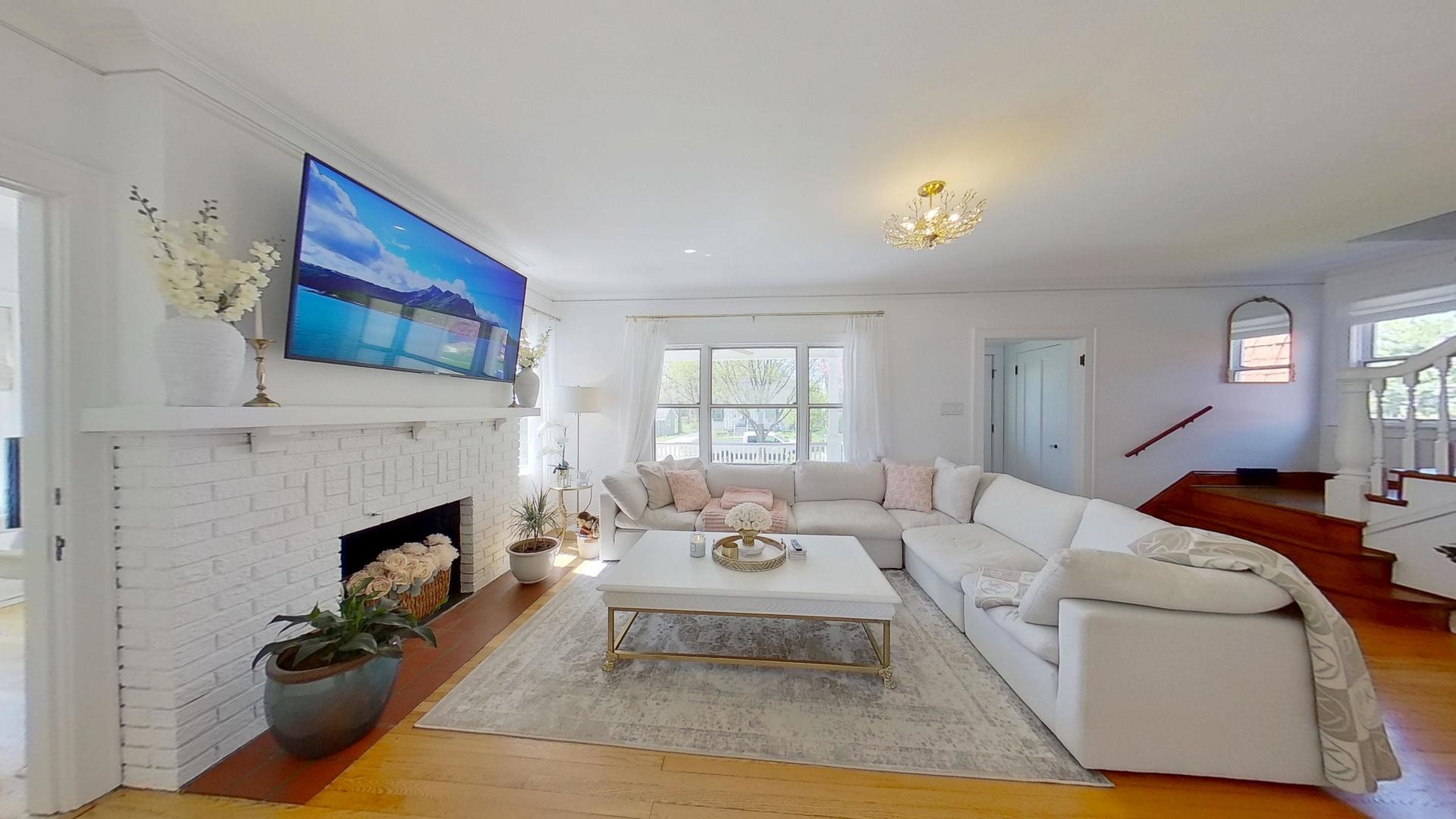 629 Newton Avenue, Glen Ellyn, IL 60137