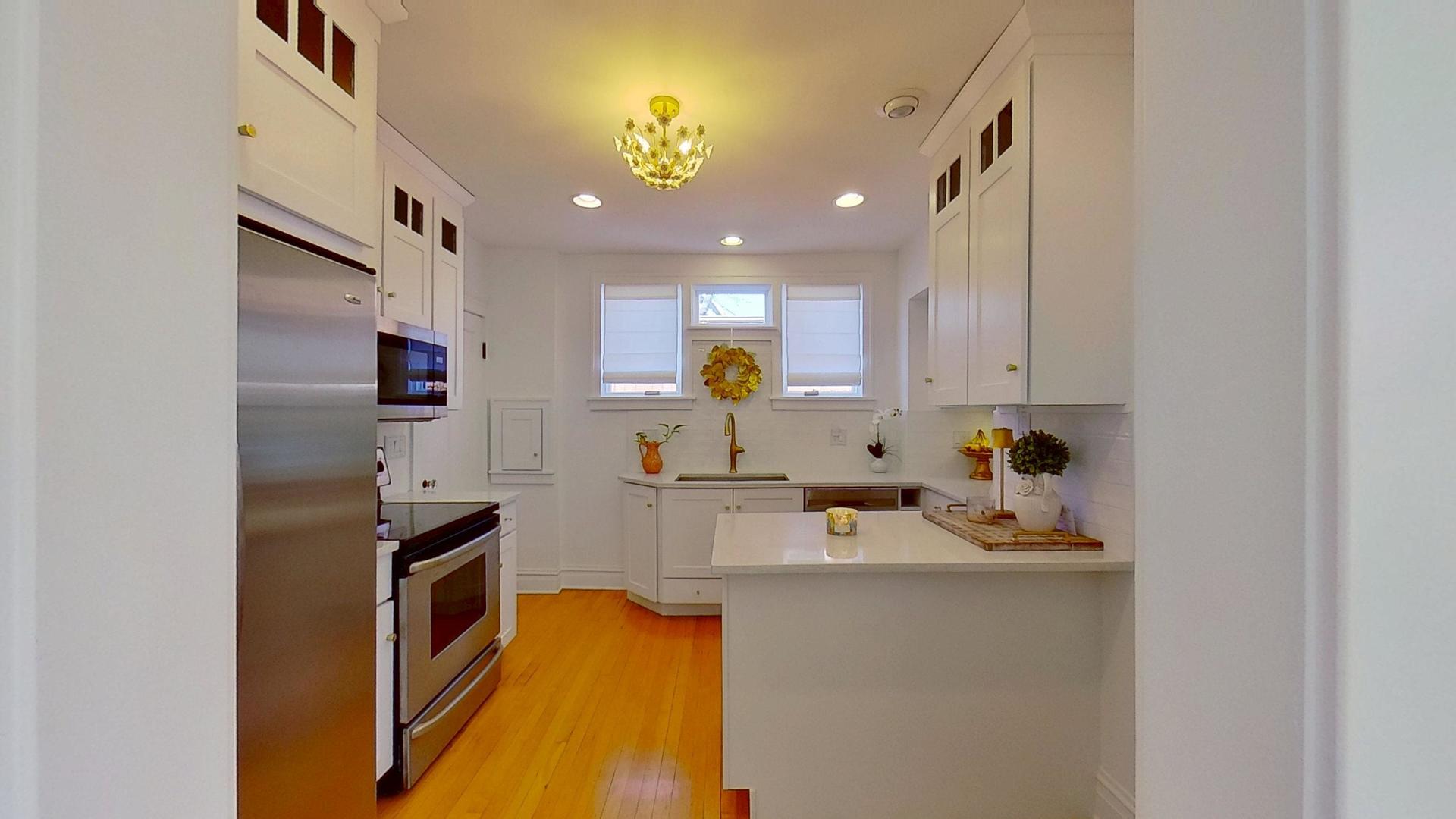 629 Newton Avenue, Glen Ellyn, IL 60137