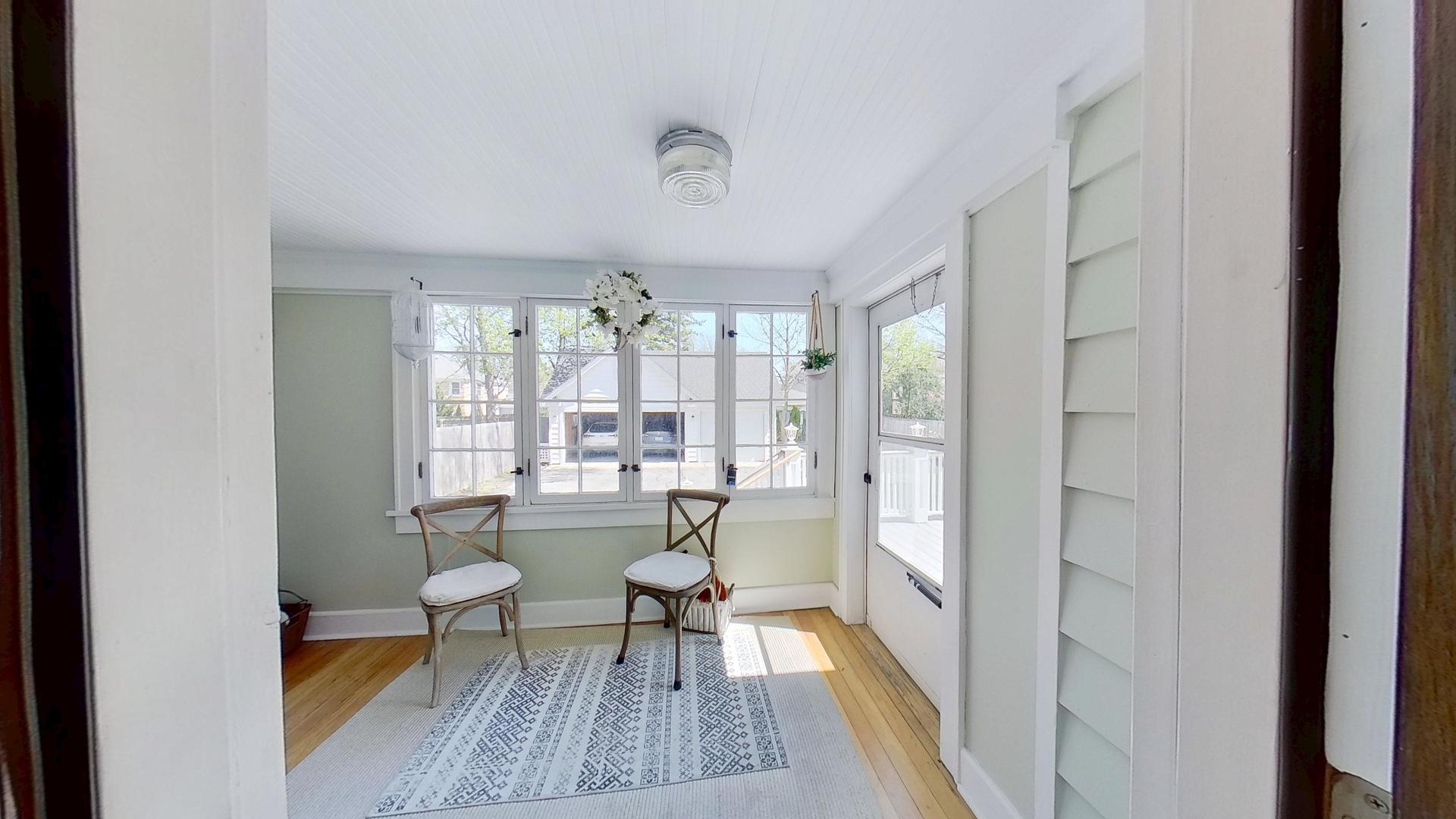 629 Newton Avenue, Glen Ellyn, IL 60137