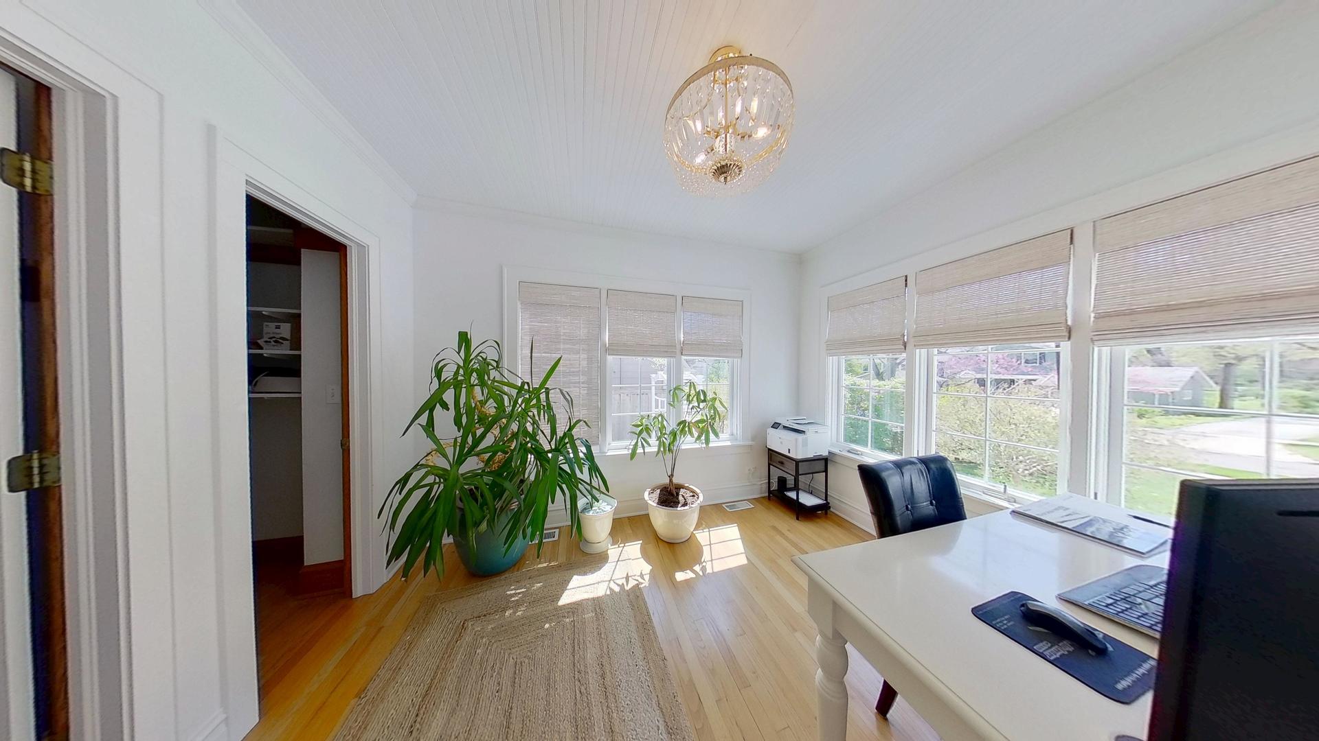 629 Newton Avenue, Glen Ellyn, IL 60137