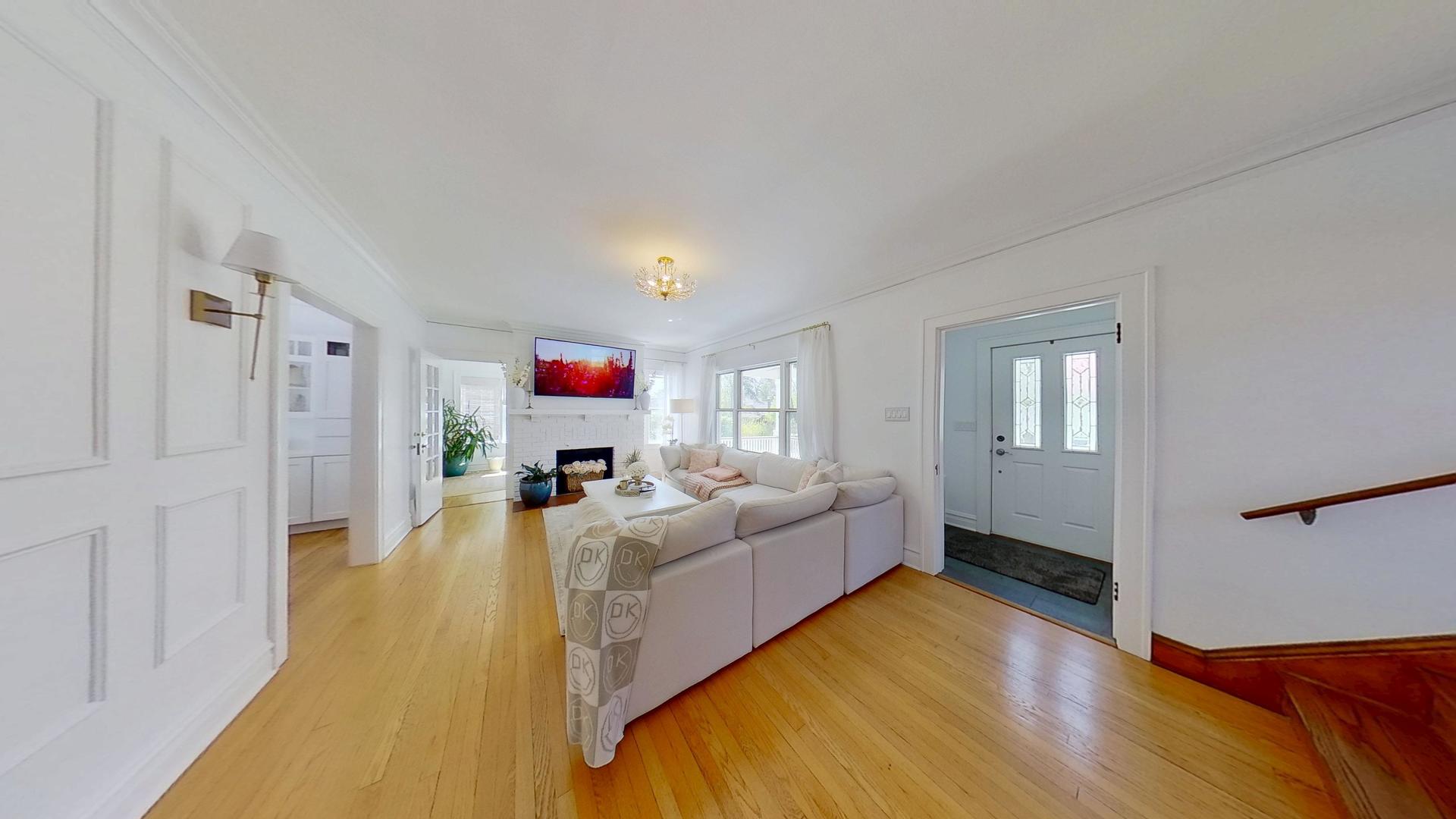 629 Newton Avenue, Glen Ellyn, IL 60137