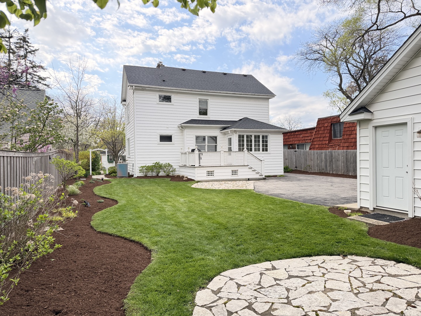 629 Newton Avenue, Glen Ellyn, IL 60137