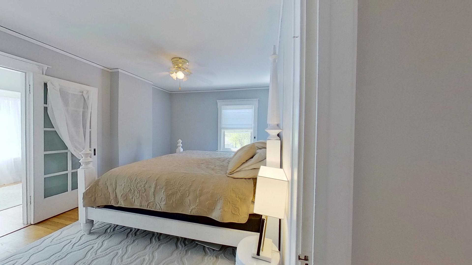 629 Newton Avenue, Glen Ellyn, IL 60137