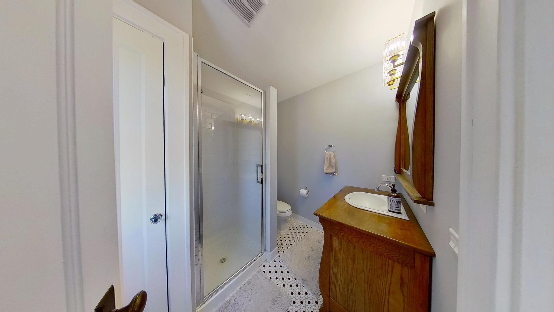 629 Newton Avenue, Glen Ellyn, IL 60137