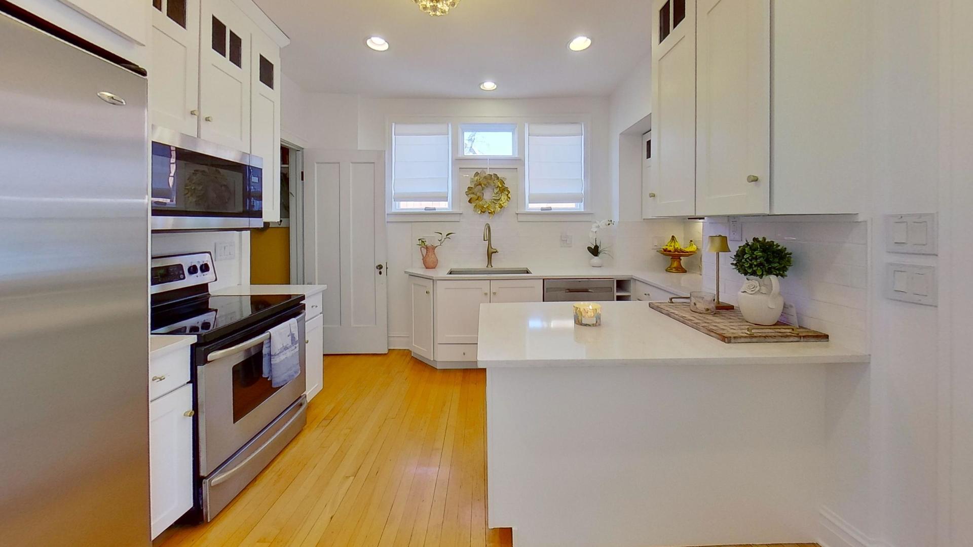 629 Newton Avenue, Glen Ellyn, IL 60137